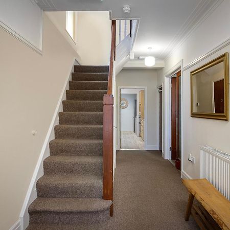 Arnside - Spacious 10-Bedroom Seaside Cottage แบล็คพูล ภายนอก รูปภาพ