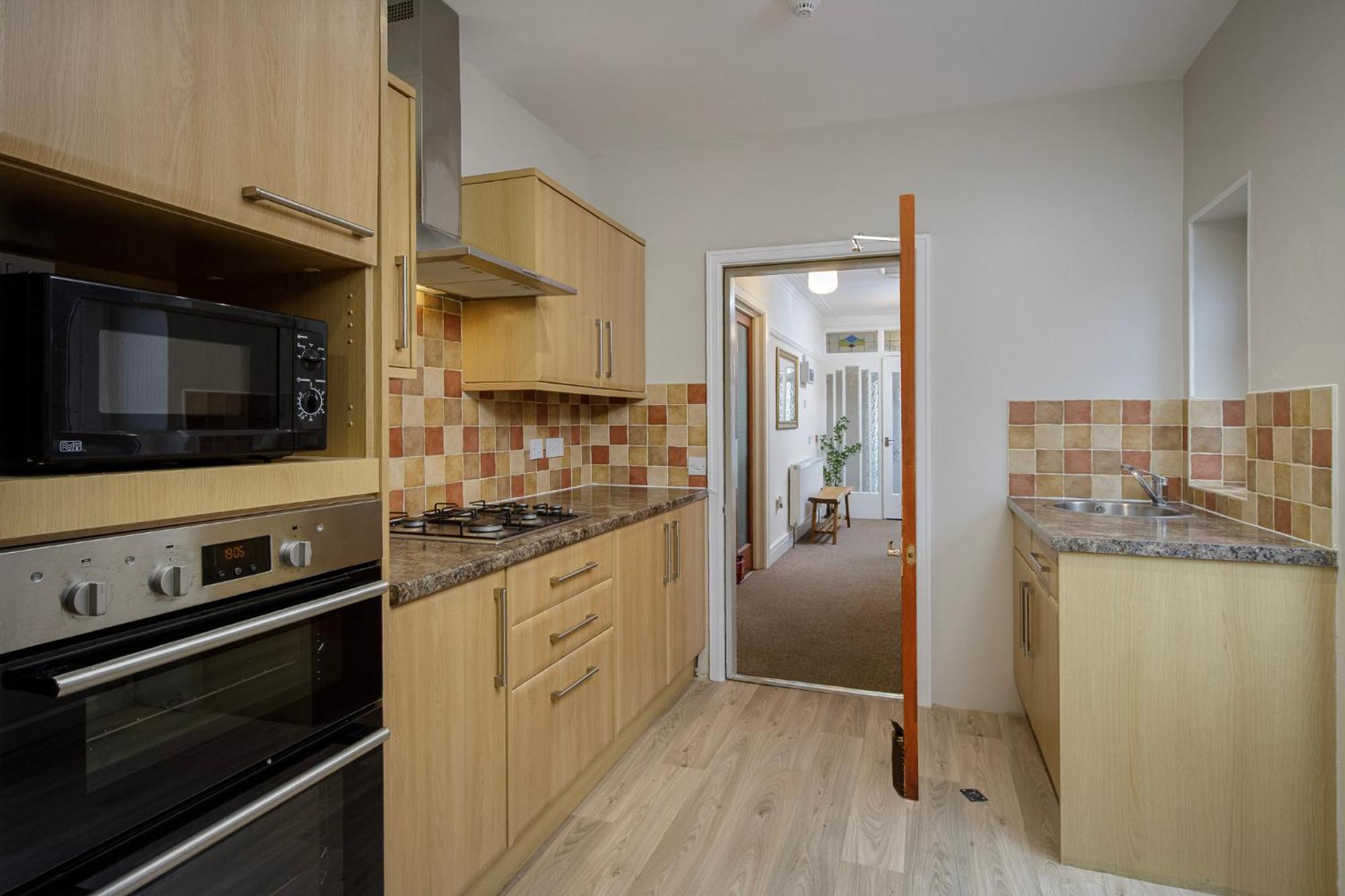 Arnside - Spacious 10-Bedroom Seaside Cottage แบล็คพูล ภายนอก รูปภาพ